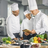 Wie SATO das Hotel- und Gastgewerbe beim Aufbau  einer Lebensmittelsicherheitskultur unterstützen kann 