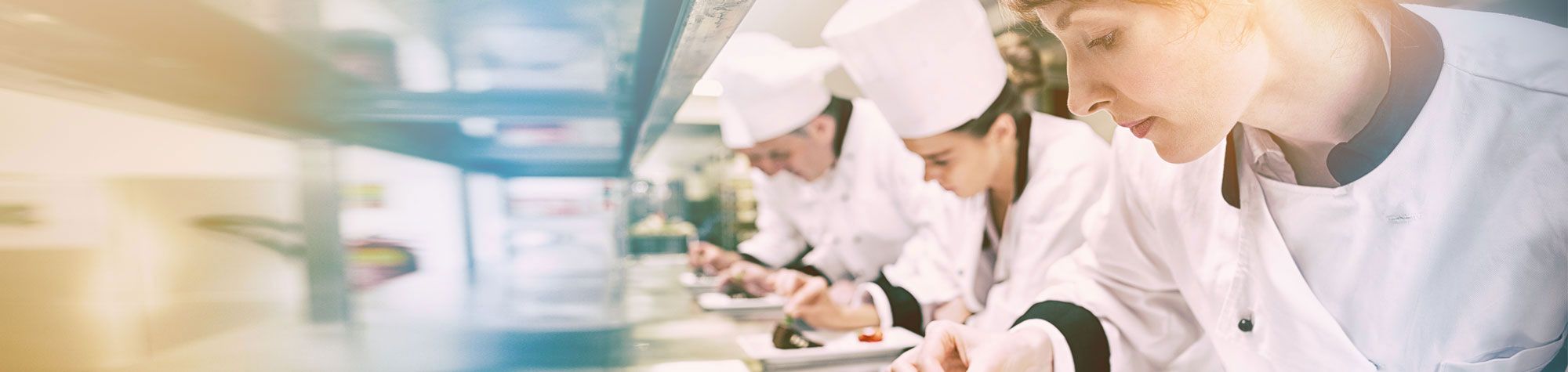 Brigade de chefs dans un restaurant