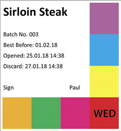 Étiquette sur un steak de bœuf avec date de péremption, date d'ouverture et date d'élimination