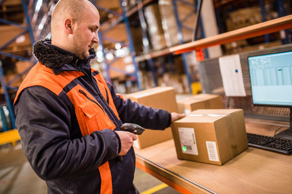 Managing warehouse inventory