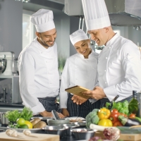 HoReCa, etichette e sicurezza: SATO aiuta a diffondere le buone pratiche